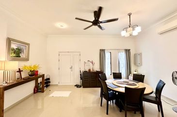 Nicely keep facing to Majestic Hilltop View Par 4 Hole 6 in Bangi Golf Resort