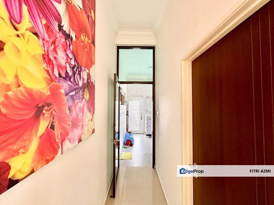 Nicely keep facing to Majestic Hilltop View Par 4 Hole 6 in Bangi Golf Resort, Selangor, Bangi