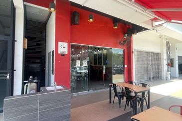 3 Storey Shop Lot FACING MAIN ROAD @ TTDI Grove, Kajang FOR SALE 