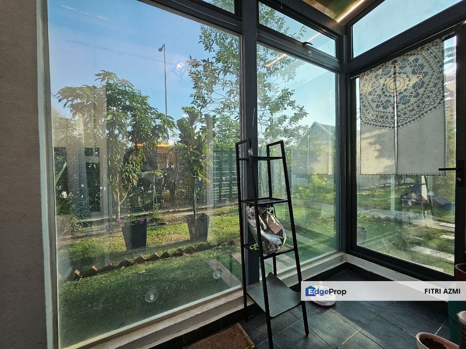 Fully Furnished Double Storey House (End unit) at Casa View, Cybersouth, Dengkil, Selangor, Selangor, Dengkil