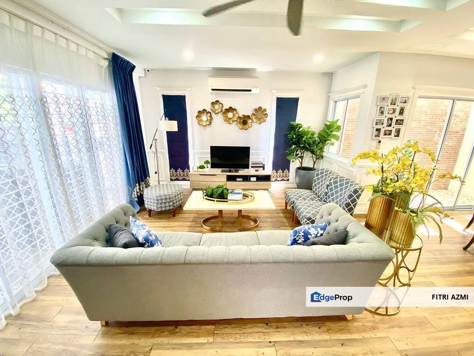 END LOT DOUBLE STOREY SUPERLINK TERRACE HOUSE AT THE CLOVER HOMES JALAN SEMANGGI, SEMENYIH, Selangor, Semenyih