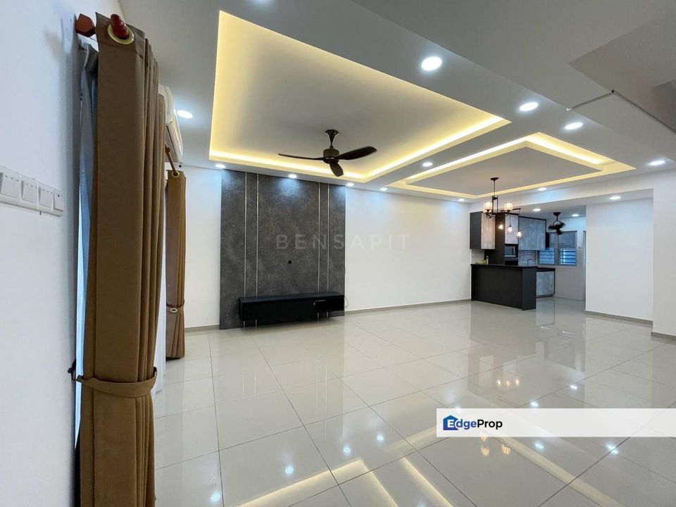 3 Storey Renovated And Extended @ Azalea Bukit Rahman Putra Sungai Buloh, Selangor, Sungai Buloh