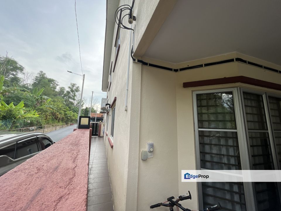 TAMAN TERATAI NILAI 7 END-LOT DOUBLE STOREY TERRACE , Negeri Sembilan, Seremban