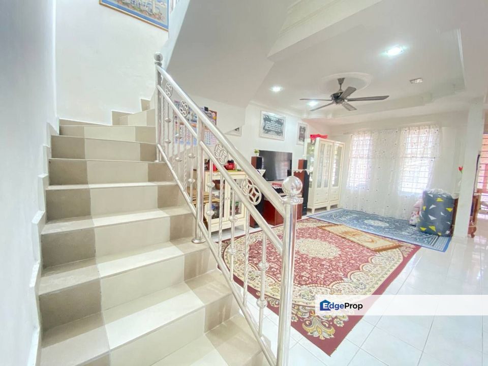 BEAUTIFUL ID & RENOVATED 2 STOREY TERRACE BANDAR TASIK KESUMA SEMENYIH, Selangor, Semenyih
