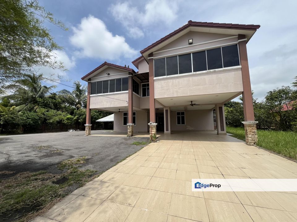 BANGLO 3 TINGKAT TANAH LUAS DI DESA PINGGIRAN PUTRA SG MERAB, Selangor, Kajang