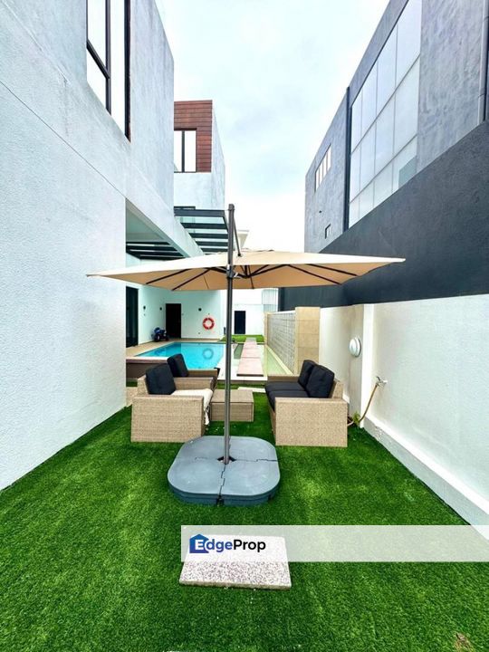 3 Storey Bungalow With Private Swimming Pool Country Height, Kajang, Selangor, Selangor, Country Heights