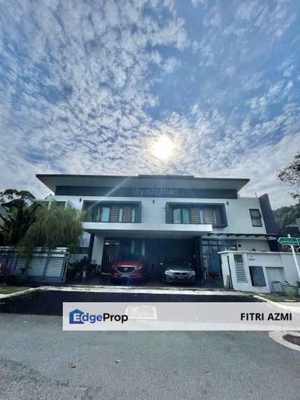 Renovated & Semi-furnished Double Storey Zero Lot Bungalow next to the natural lake, Perdana Heights U10 Shah Alam, Selangor, Shah Alam