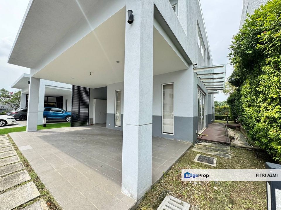LAKEFRONT VILLA, CYBERJAYA 3 STOREY LINK BUNGALOW | HUGE & SPACIOUS WITH PRIVATE GARDEN | FREEHOLD, Selangor, Cyberjaya