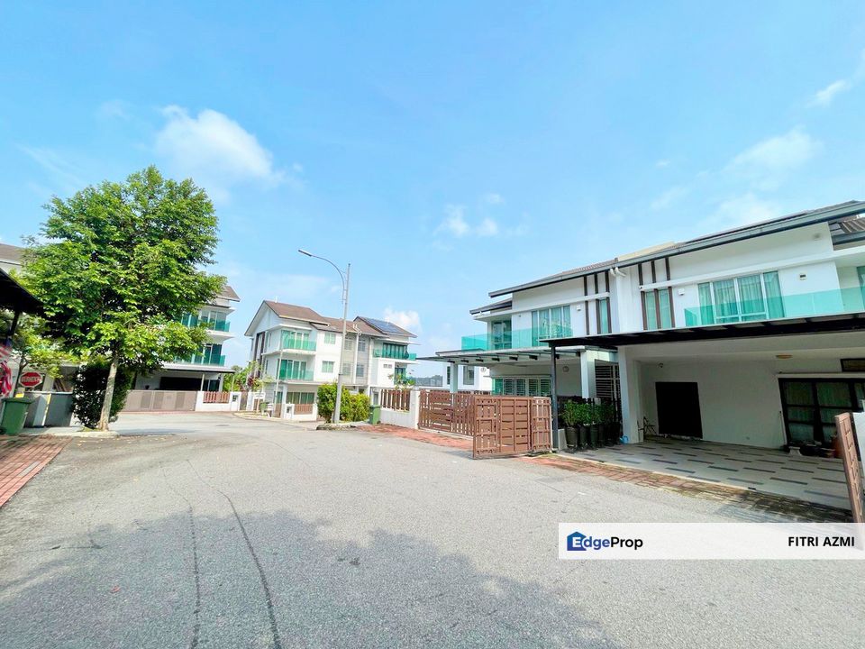 1080 RESIDENCE PUNCAK SAUJANA, KAJANG 3 STOREY SEMI-D VILLA (CLUSTER) | RENOVATED & EXTENDED UNIT | FREEHOLD, Selangor, Kajang