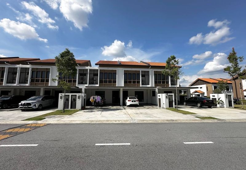 Setia Warisan Tropika (Belladonna)