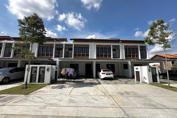 Setia Warisan Tropika (Belladonna)