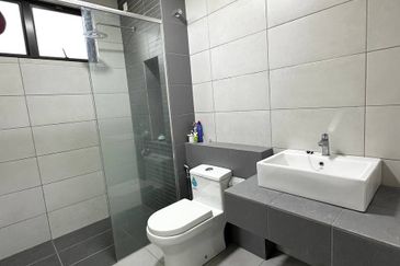 Setia Warisan Tropika (Belladonna)