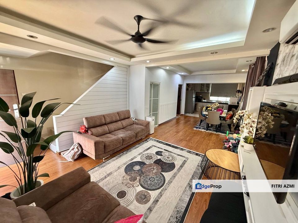 TAMAN PINGGIRAN PUTRA, JALAN PUTRA PERMAI, SERI KEMBANGAN | DOUBLE STOREY TERRACE | END LOT | EXTENDED UNIT, Selangor, Seri Kembangan