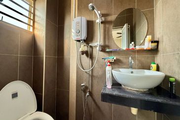 Taman Pinggiran Putra