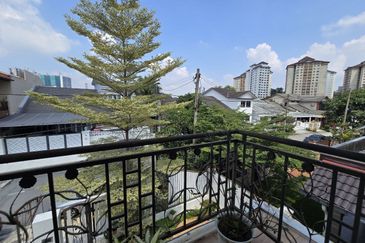 Taman Desa Keramat AU2