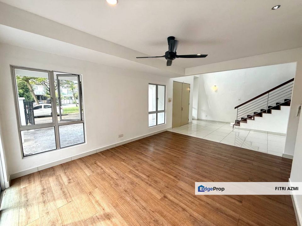 SAUJANA VILLA KAJANG |SAUJANA VILLA KAJANG |  2.5 STOREY SEMI-D | END LOT | FACING OPEN , Selangor, Kajang