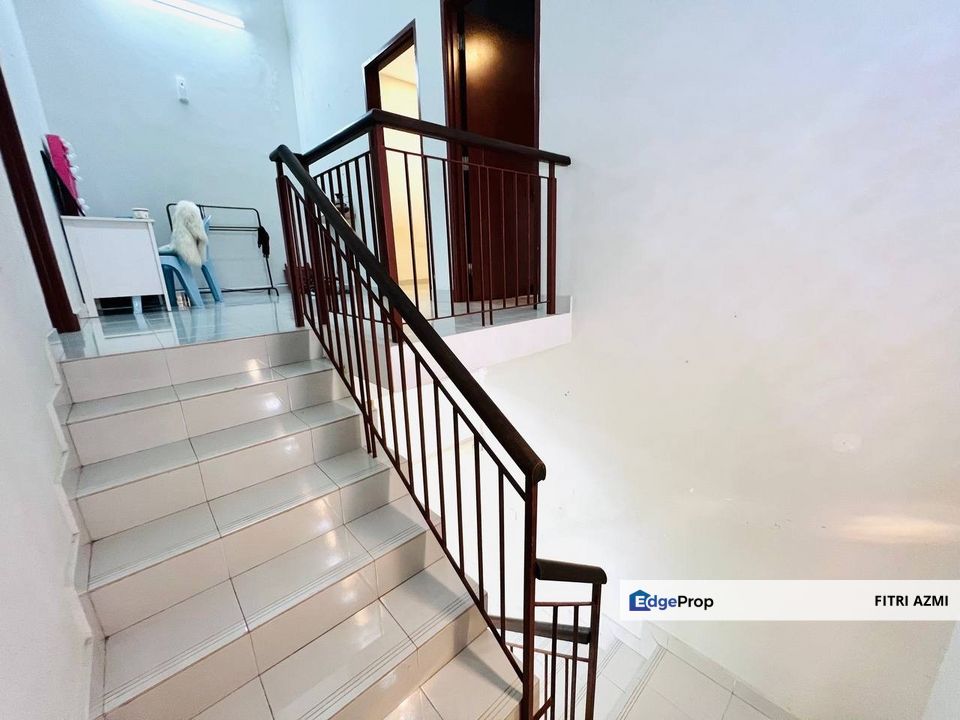 OAKBERRY TAMAN PELANGI SEMENYIH 2 | DOUBLE STOREY TERRACE HOUSE | FULLY RENOVATED | FREEHOLD, Selangor, Semenyih