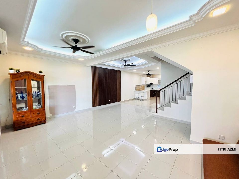 OAKBERRY TAMAN PELANGI SEMENYIH 2 | DOUBLE STOREY TERRACE HOUSE | FULLY RENOVATED | FREEHOLD, Selangor, Semenyih