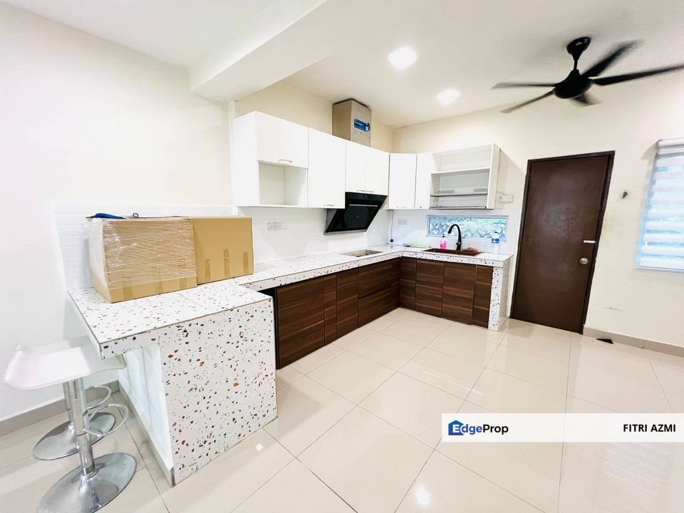 OAKBERRY TAMAN PELANGI SEMENYIH 2 | DOUBLE STOREY TERRACE HOUSE | FULLY RENOVATED | FREEHOLD, Selangor, Semenyih