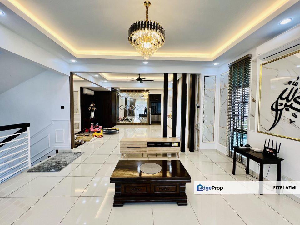 SAUJANA VILLA KAJANG | 2.5 STOREY SEM-D | FREEHOLD | FULLY RENOVATED , Selangor, Kajang