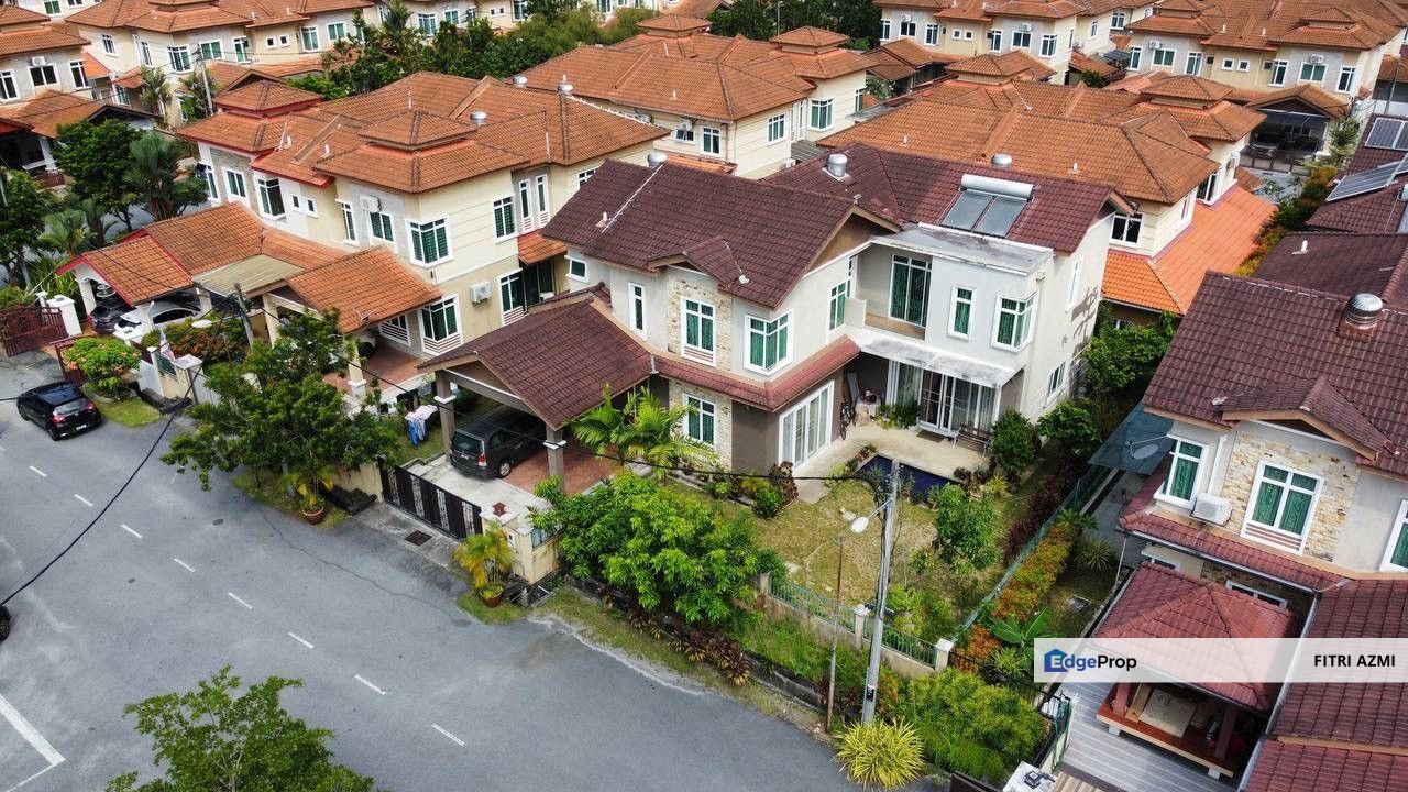 DESA PINGGIRAN PUTRA KAJANG | DOUBLE STOREY BUNGALOW | RENOVATED & PARTIALLY FURNISHED | NEARBY PUTRAJAYA, Selangor, Kajang