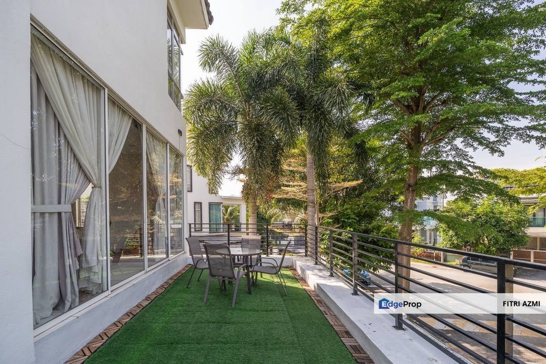SAUJANA VILLA KAJANG | 2.5 STOREY SEMI- D | END LOT UNIT FACING OPEN | FREEHOLD, Selangor, Kajang