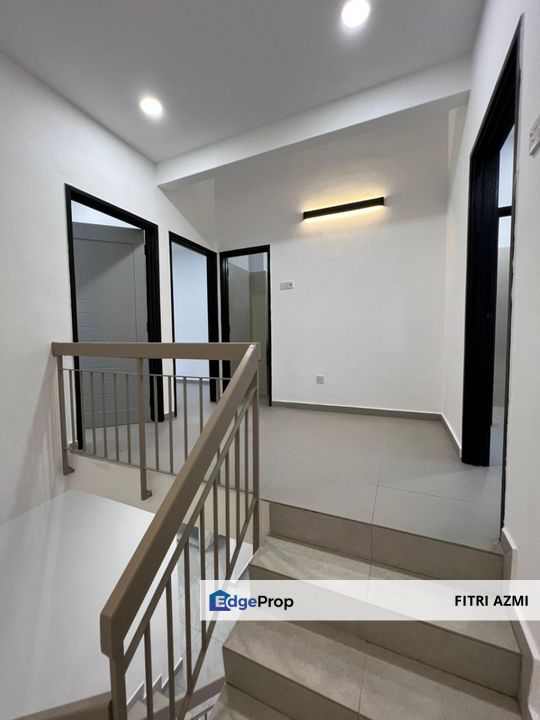 TAMAN PUCHONG UTAMA PU9 | DOUBLE STOREY TERRACE HOUSE | REFURBISHED & RENOVATED UNIT | FREEHOLD, Selangor, Puchong