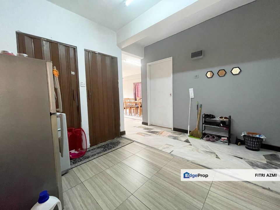 KAJANG SELANGOR | KENARIA CONDOMINUM | NEXT TO LIFT | GOOD FOR INVESTMENT, Selangor, Kajang