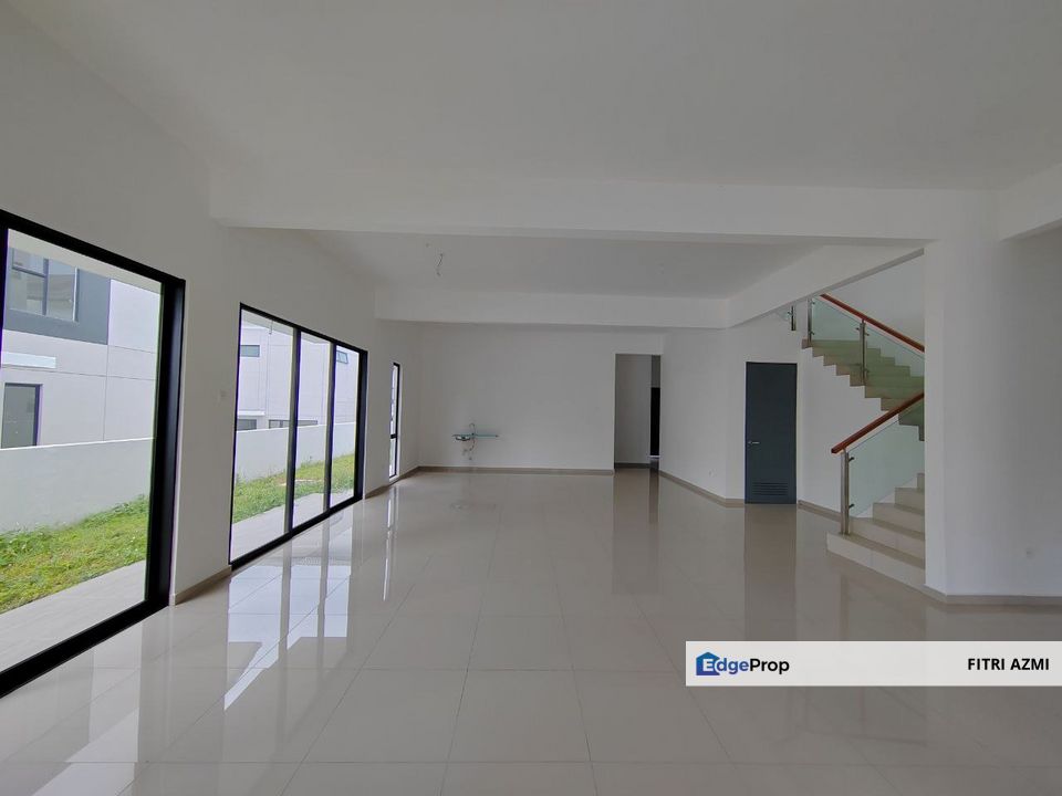 DECCA LAMBAIAN DUA @ KAJANG | SEMI-D DOUBLE STOREY | FREEHOLD | 24HRS SECURITY, Selangor, Bangi