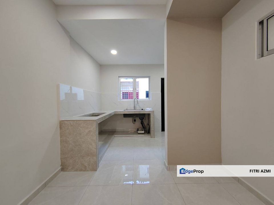 TAMAN PUCHONG UTAMA 10 @ PUCHONG | DOUBLE STOREY TERACCE | FACING OPEN | REFURBISHED & EXTEND, Selangor, Puchong