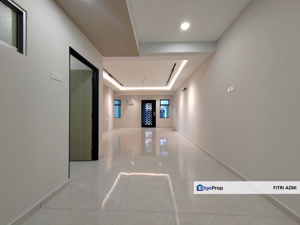 TAMAN PUCHONG UTAMA 10 @ PUCHONG | DOUBLE STOREY TERACCE | FACING OPEN | REFURBISHED & EXTEND, Selangor, Puchong