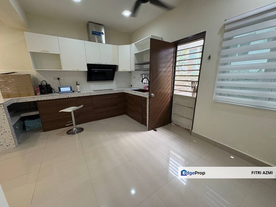 TAMAN PELANGI SEMENYIH 2 | DOUBLE STOREY TERRACE | FREEHOLD | RENOVATED & EXTENDED, Selangor, Semenyih
