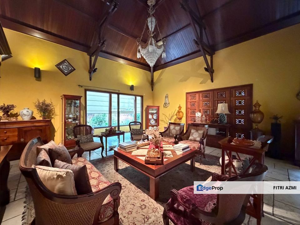 COUNTRY HEIGHTS @ KAJANG | DOUBLE STOREY VILLA | FREEHOLD | PARTIALLY FURNISHED , Selangor, Country Heights