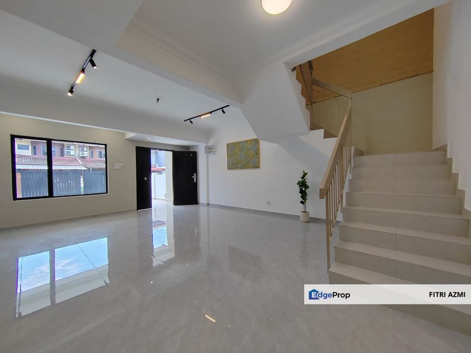 TAMAN PUCHONG UTAMA 9 @ PUCHONG | DOUBLE STOREY TERRACE | FREEHOLD | REFURBISHED & EXTENDED UNIT, Selangor, Puchong