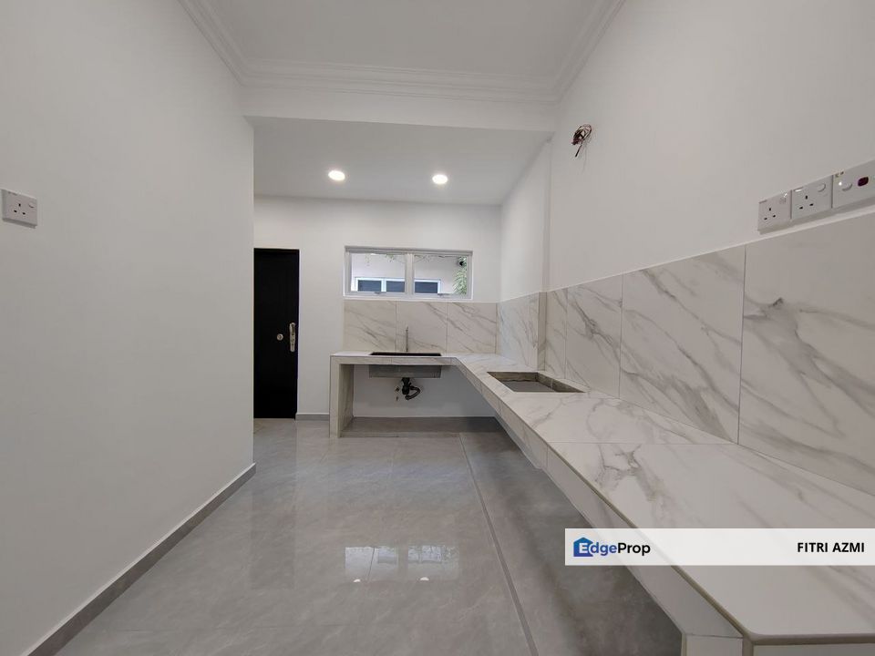 TAMAN PUCHONG UTAMA 9 @ PUCHONG | DOUBLE STOREY TERRACE | FREEHOLD | REFURBISHED & EXTENDED UNIT, Selangor, Puchong