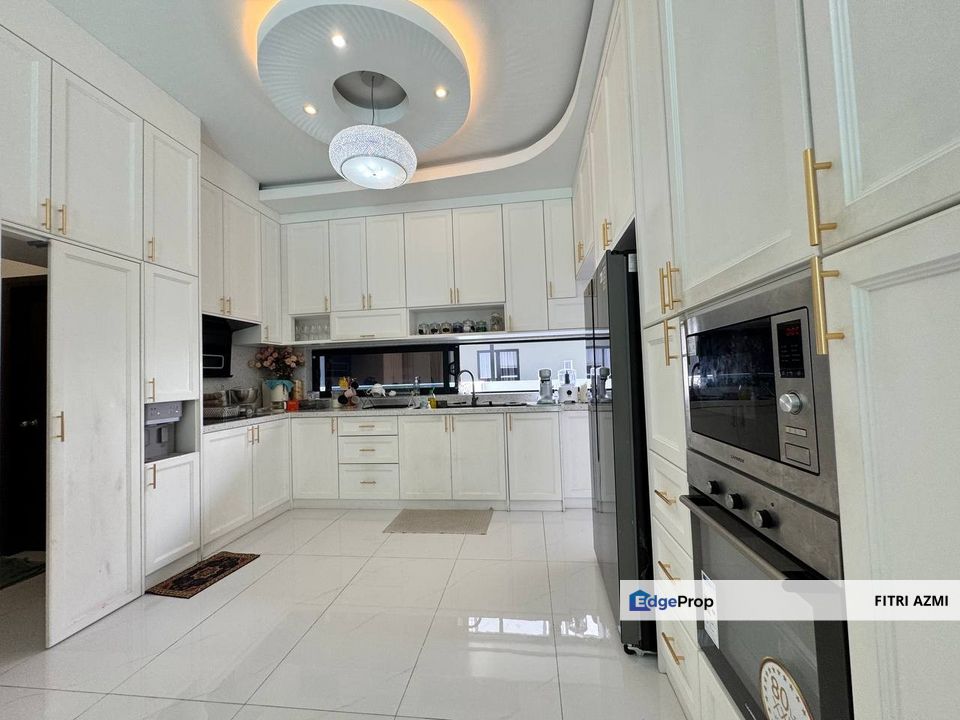 COUNTRY HEIGHTS @ KAJANG | 3 STOREY BUNGALOW | FREEHOLD | MODERN DESIGN | FULLY FURNISHED , Selangor, Country Heights