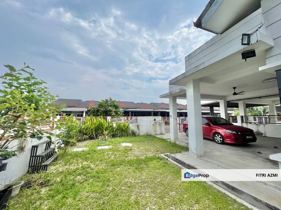 SEKSYEN 29 SHAH ALAM | SINGLE STOREY SEMI-D | LOFT FEATURES | GOOD CONDITION | EASY ACCESS TO MAIN ROAD , Selangor, Shah Alam