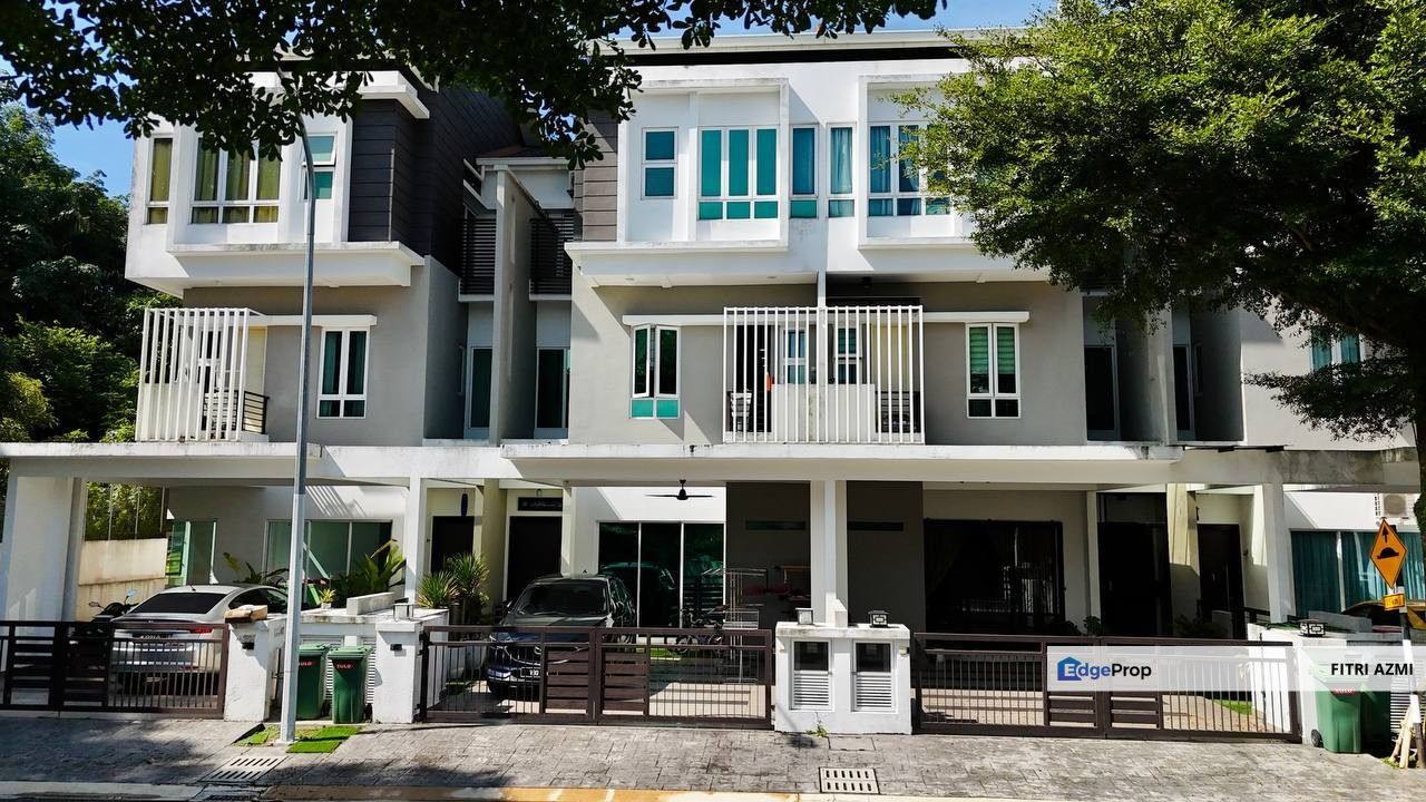 TIARA SOUTH @ SEMENYIH | 3 STOREY HOUSE | FREEHOLD | FULLY RENOVATED | PARTLY FURNISHED , Selangor, Semenyih
