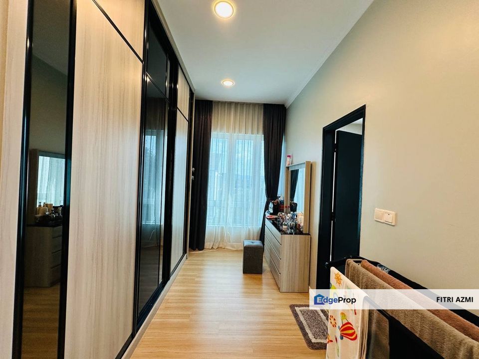 TIARA SOUTH @ SEMENYIH | 3 STOREY HOUSE | FREEHOLD | FULLY RENOVATED | PARTLY FURNISHED , Selangor, Semenyih