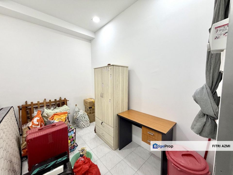 VILLA TROPIKA APARTMENT @ SUNGAI TANGKAS KAJANG | CORNER UNIT | BELOW MARKET | PARTLY FURNISHED , Selangor, Kajang