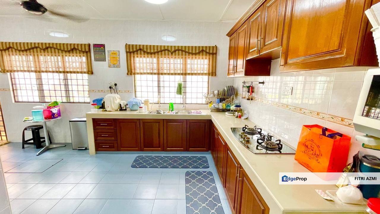 BANDAR KINRARA 4 @ SELANGOR | DOUBLE STOREY TERRACE HOUSE | FULLY FURNISHED | RENOVATED & EXTENDED , Selangor, Puchong