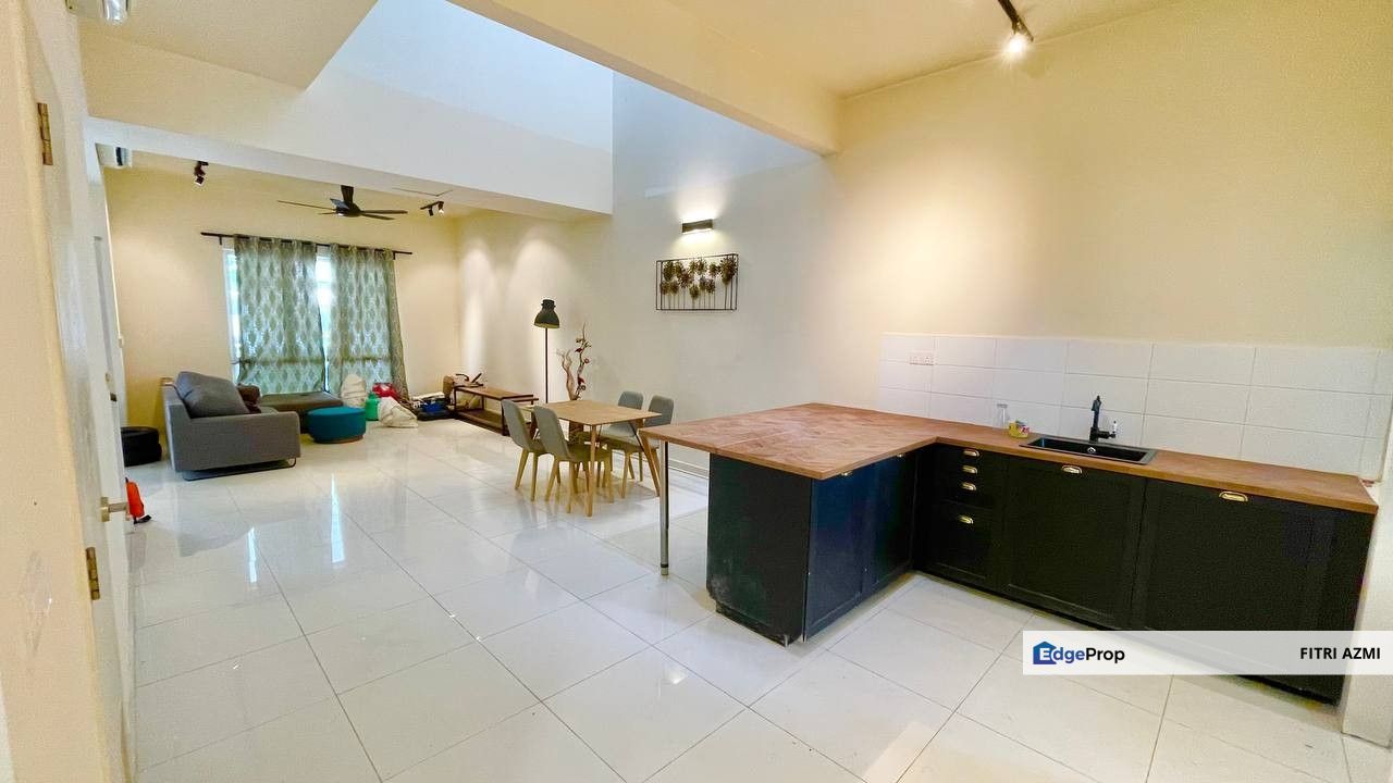 TROPICANA HEIGHTS @ KAJANG | DOUBLE STOREY TERRACE | FREEHOLD | RENOVATED & PARTLY FURNISHED | 24HRS SECURITY, Selangor, Kajang