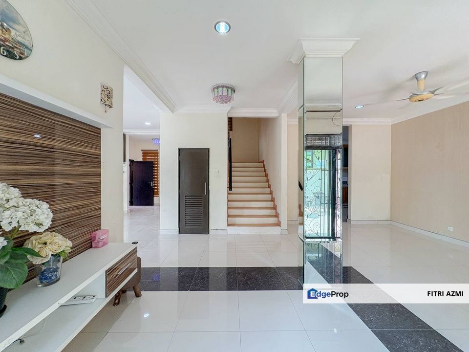 PUNCAK BANGI SEKSYEN 6 @ BANDAR BARU BANGI | 2.5 STOREY SEMI-D | GATED & GUARDED | 2 PARKING LOT, Selangor, Bangi