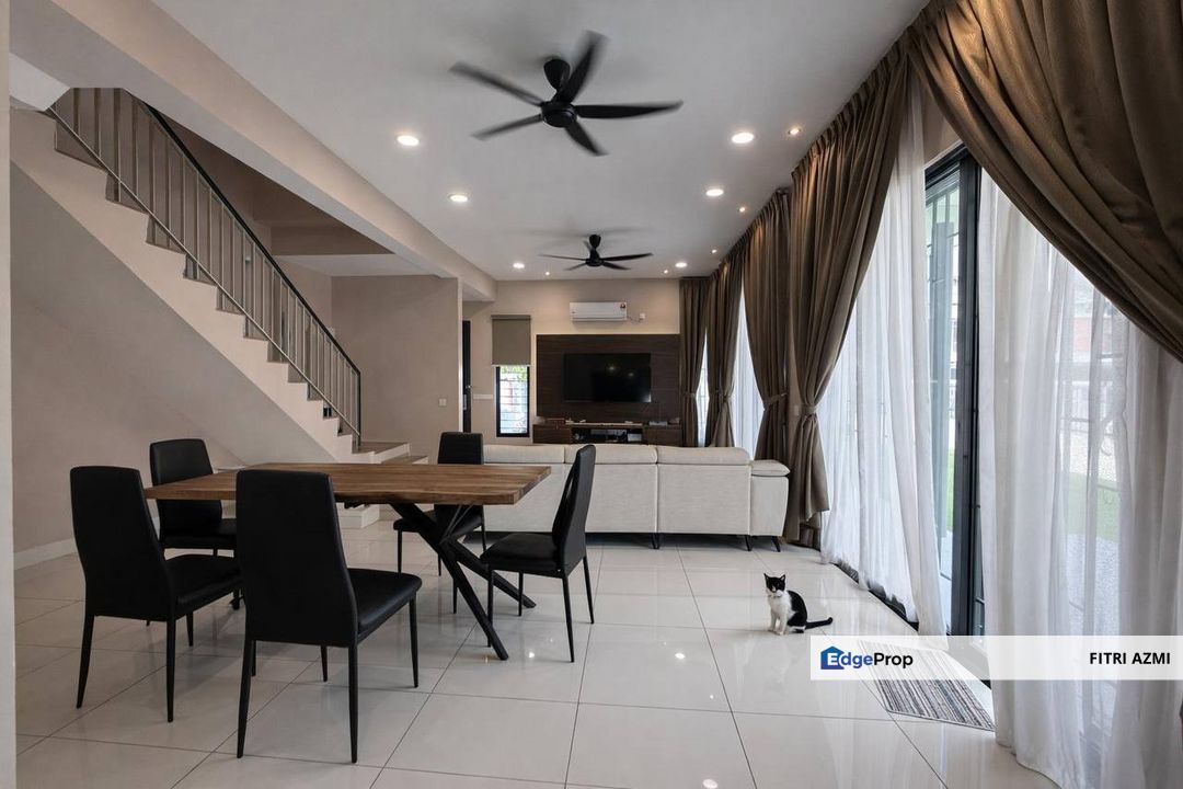 ELMINA GREEN 3 @ SHAH ALAM | DOUBLE STOREY TERRACE HOUSE | END LOT | RENOVATED | FULLY FURNISHED , Selangor, Sungai Buloh