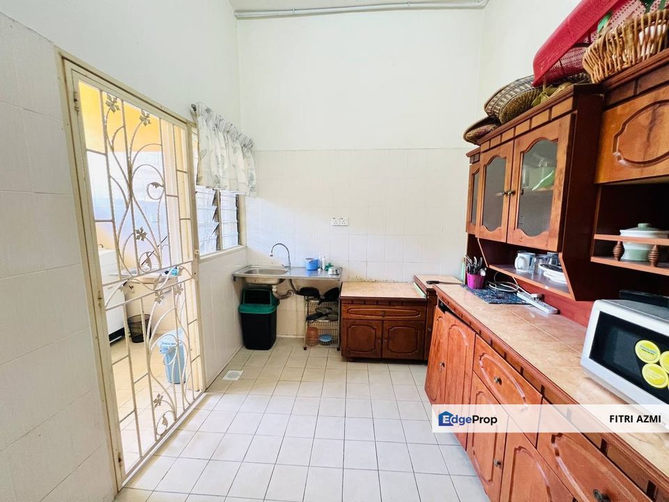 SAUJANA IMPIAN @ KAJANG | 2 STOREY SEMI-D | BIG EXTRA LAND | PARTLY FURNISHED | GATED & GUARDED, Selangor, Kajang