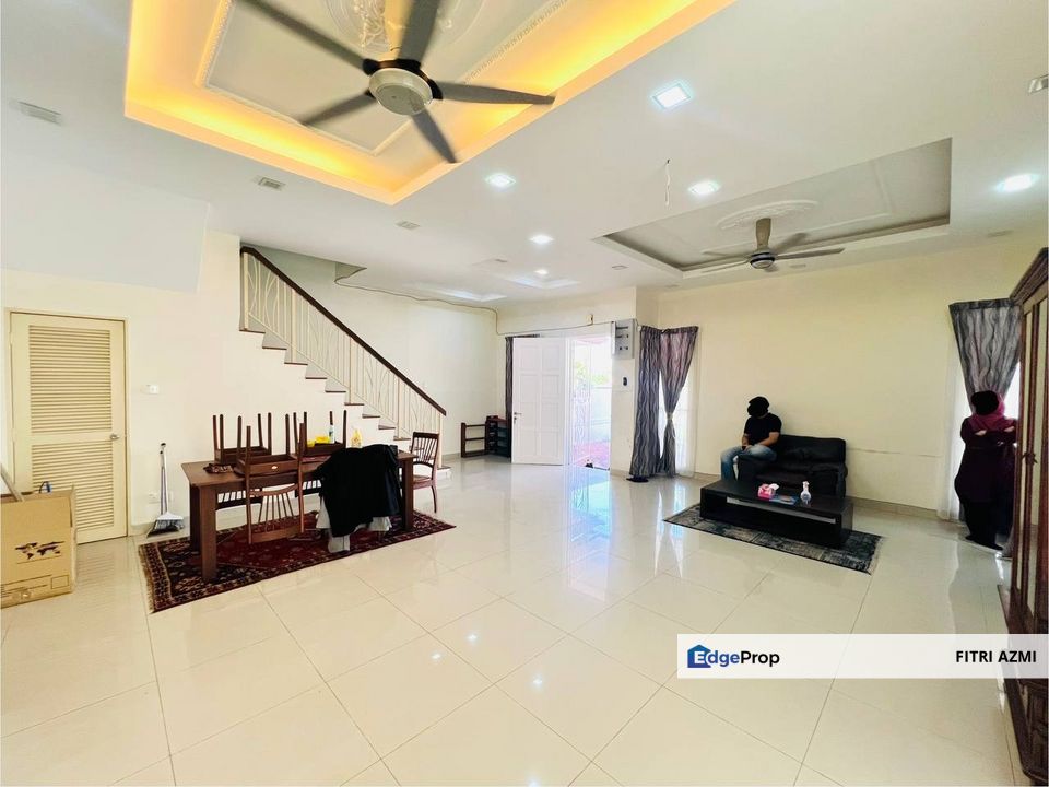 SAUJANA IMPIAN @ KAJANG | 2 STOREY SEMI-D | BIG EXTRA LAND | PARTLY FURNISHED | GATED & GUARDED, Selangor, Kajang