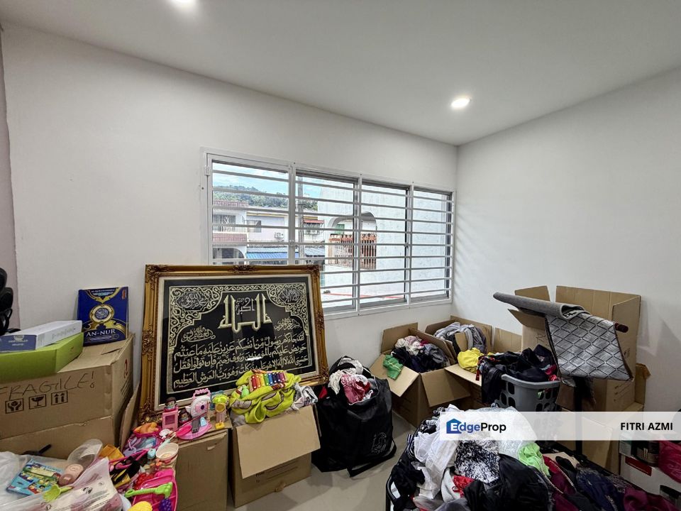 TAMAN KAJANG BARU @ KAJANG | SINGLE STOREY HOUSE | RENOVATED & EXTENDED | PARTLY FURNISHED, Selangor, Kajang