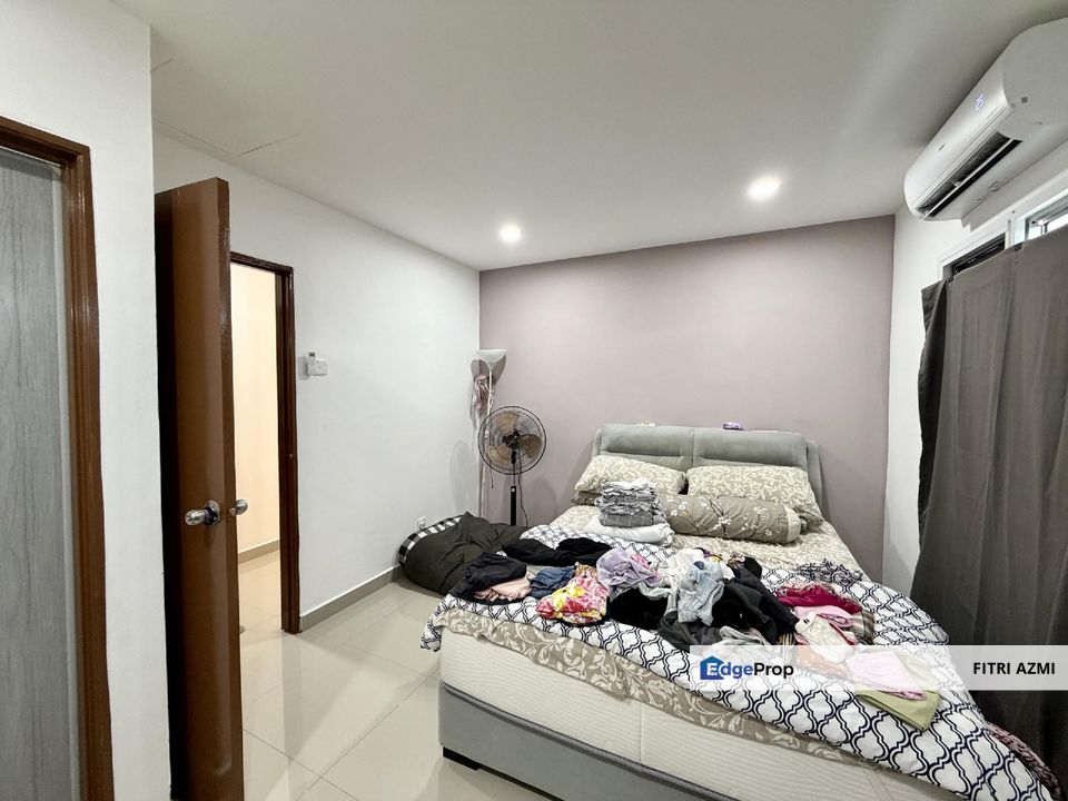 TAMAN KAJANG BARU @ KAJANG | SINGLE STOREY HOUSE | RENOVATED & EXTENDED | PARTLY FURNISHED, Selangor, Kajang