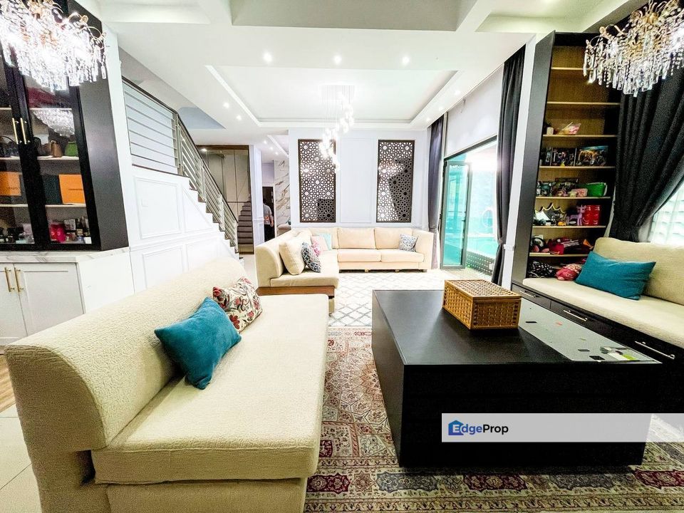 LAMBAIAN RESIDENCE @ KAJANG | 3 STOREY SEMI-D | FREEHOLD | RENOVATED | PRIVATE POOL , Selangor, Bangi