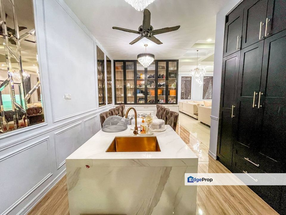 LAMBAIAN RESIDENCE @ KAJANG | 3 STOREY SEMI-D | FREEHOLD | RENOVATED | PRIVATE POOL , Selangor, Bangi